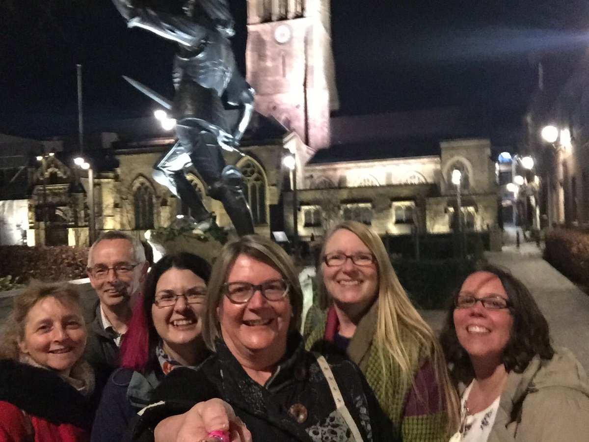 DebbieHolley1's tweet photo. Clearly the winning Aldinhe tweet selfie with Richard of York with his modern PR team ...r/t and vote for us #aldcon @cel_bu https://t.co/B0HHqqWDmU