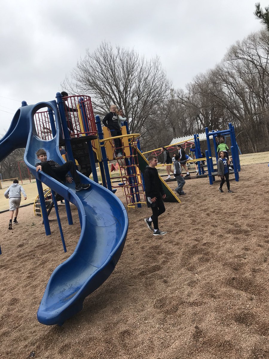 NCJH_Track's tweet photo. Perfect day for slides.. I mean hills, at the park! #JuniorEalges https://t.co/yRNqqQz7wd