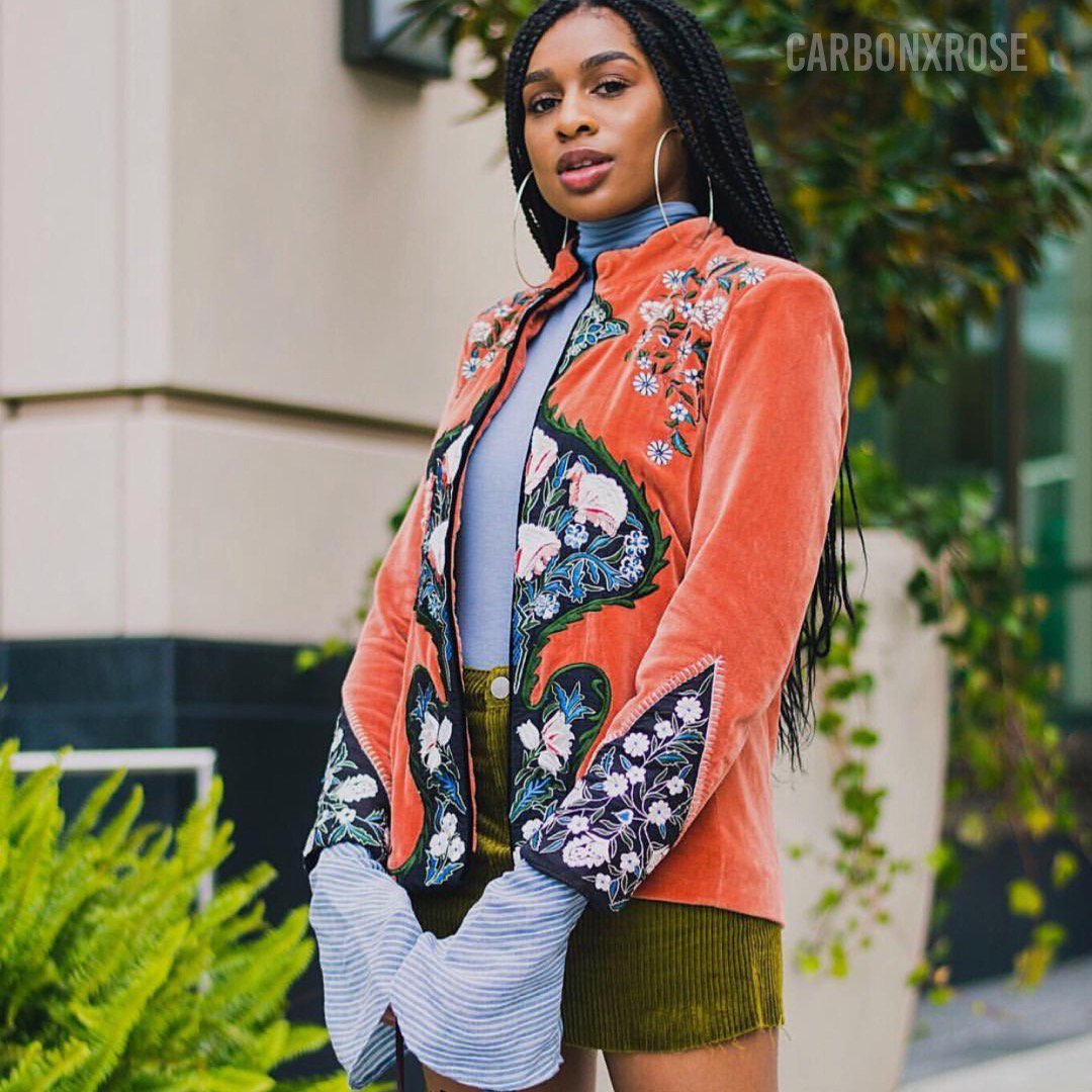 carbonxxrose's tweet photo. ATL Rose🌹| Fashion designer and Spelman College Graduate @cerisezhane looking fabulous.
Jacket: @zara
Top: @acnestudios
Skirt: @urbanoitfitters
Shoes: @topshop
#carbonrose #rosesofatlanta #atlrose #cerise #fashion #looks #zara #urbanoutfitters #acnestudios #topshop #college https://t.co/7GWb0hG4JK