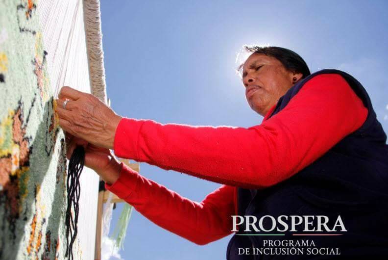 Prospera_MX's tweet photo. #ConocePROSPERA brindamos asesorías, información y se promueve el acceso de las familias beneficiarias a programas de fomento productivo, capacitación y empleo. https://t.co/DcwcPAgq3z