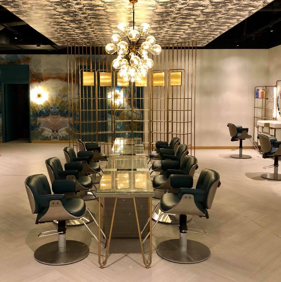 RPGRetailDesign's tweet image. From #SeanPaulCampbell, Feb. 2018: Join me in congratulating #JoelWarren + the @salonproject on the unveiling of the first of 14 concept openings launching inside the iconic @saks Fifth Avenue Long Island, featuring stunning #designs by @RPGRetailDesign.