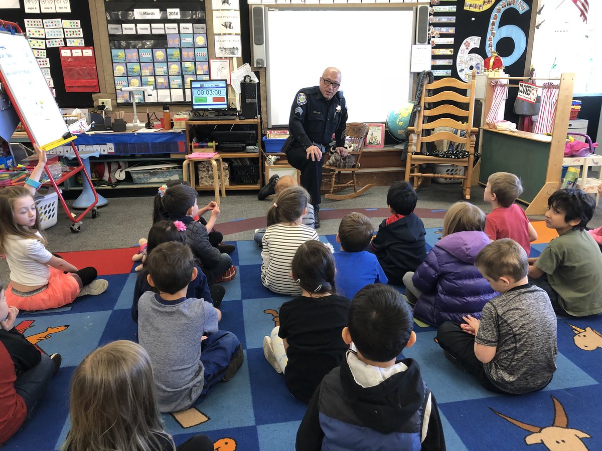 MrsG406's tweet photo. Thank you Sgt Ferrer @MartinezPDinCA for sharing your job with our kindergarten class at @jseroadrunners! #careermonth #theylovedit https://t.co/Yn6BefEQER