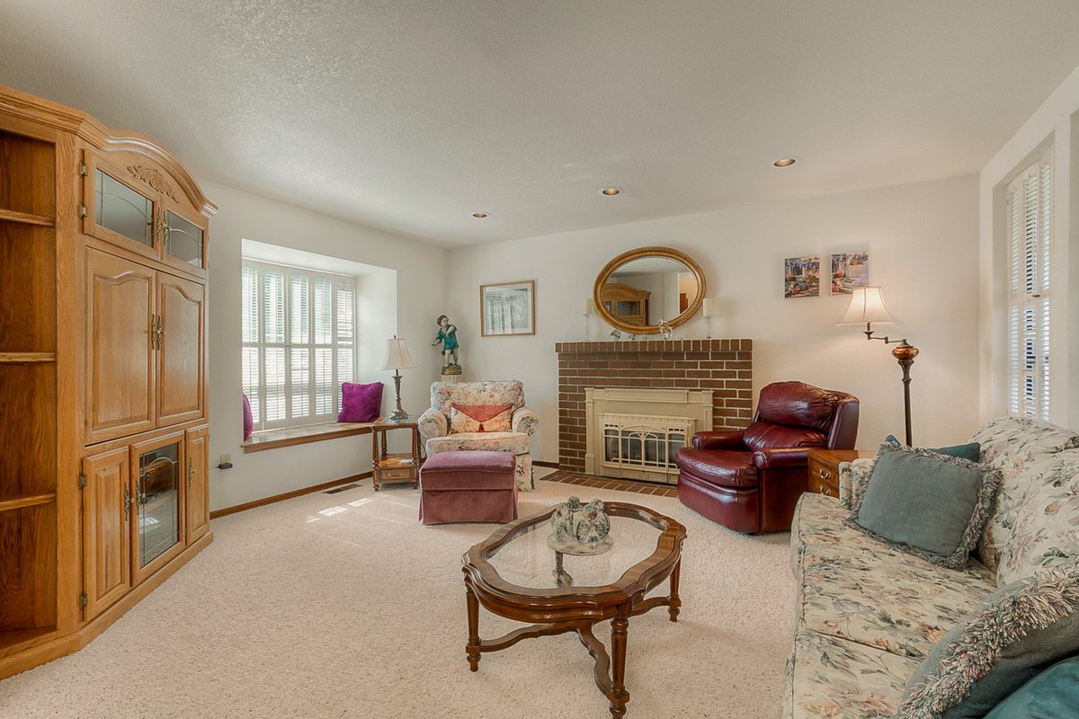 PierceCountyRE's tweet photo. 🏡 2 Bed | 1.75 Bath | Single Level Condo 🏡
This Fircrest condo has a delightful floorplan &amp; welcoming NEW back deck! 🙌
Conveniently located near shopping, golfing &amp; quick access to the freeway!
🌲🌳 https://t.co/tqe1dFnhFh 🌳🌲
#FircrestWA #PierceCountyRealEstate #HomesForSale https://t.co/WIcAa4jGwC