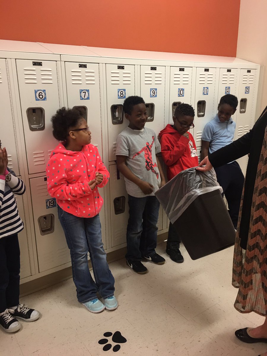 lorilaramore's tweet photo. Thank you @DebraSRau for the wonderful lesson on how our word choices are so important!  We learned that once you say something hurtful, it's hard to take it back.  We all "spit" out and crumbled up our harsh words and threw them in the trash! #TheFranklinDifference https://t.co/FyNpjX4nsK