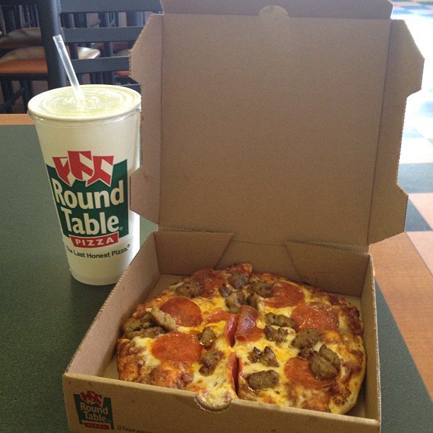 RTPizza_SC's tweet photo. Lunch is much more than surviving and advancing. Enjoy it with a #personalpizza and a #fountaindrink
#roundtablepizzasanclemente #pizza 📷: @roundtablepizza
#sanclemente #sanclementeliving #sanclementehigh #Sanjuancapistrano #amazingpizzas #oclunch https://t.co/xUlD3vKOh0