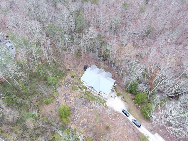 DocKatniss's tweet photo. Aerial view of my home! #chattanooga #cha #signalmtn https://t.co/NDal2JoMwC https://t.co/jkdd8zueyc