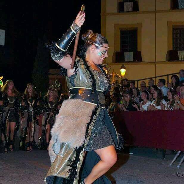 Intercomparsas's tweet photo. Mara Martínez Navarro, de la Comparsa @Guardianas_de_S, serà la pregonera del Mig Any de les Festes de Moros i Cristians de #Paterna 2018!!
Enhorabona!! https://t.co/xEIX1PEoJh