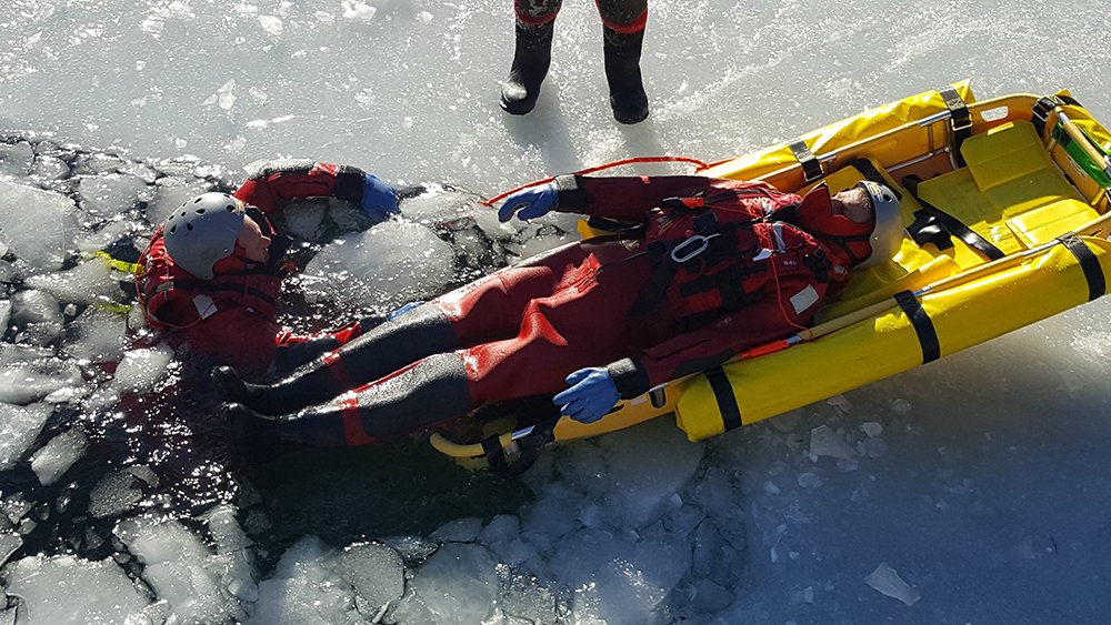 townofstmarys's tweet photo. The St. Marys Quarry is more than just Canada's largest outdoor freshwater swimming pool. This weekend, it was transformed into an ice rescue training site for our Fire Department. Read our media release to learn more: https://t.co/RWJXWz4UTl https://t.co/It62pFToaf