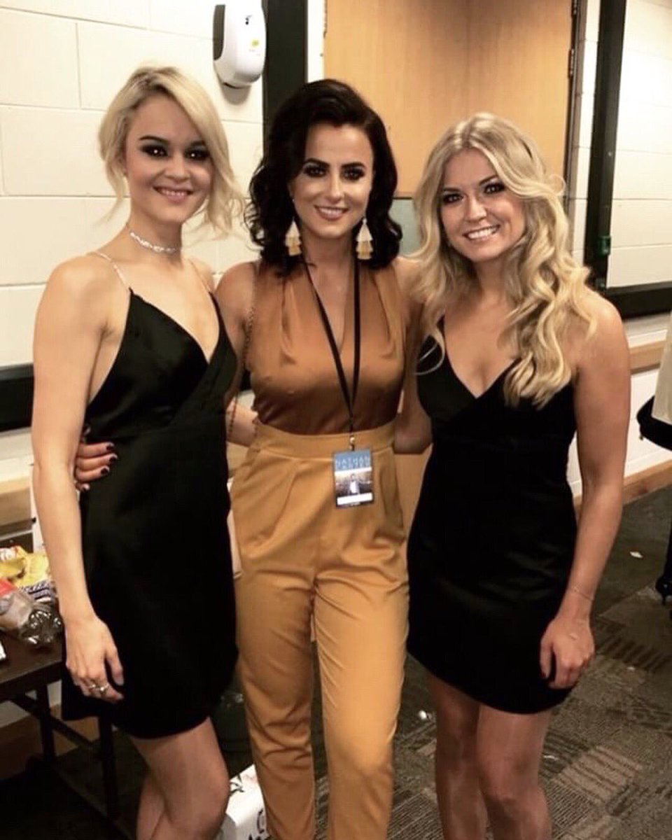 AimeeKearsley's tweet photo. Belfast @SSEBelfastArena - Another amazing night and end to the arena shows with @iamNATHANCARTER #ireland #arenashows #ssearena #amazingnight #musiclife #countrymusic #NathanCarter https://t.co/3ovFbCYKqb