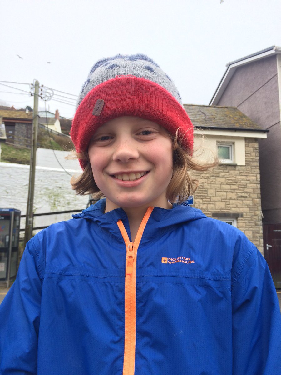 ysgolydderwen's tweet photo. Lolipops a dro adref 😎 @llangrannog1932 https://t.co/3z2KYn4hyw
