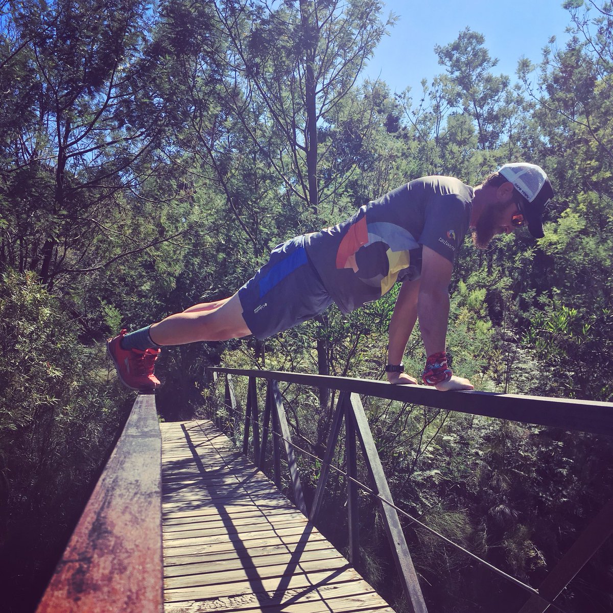 therovingrunner's tweet photo. #MarchMadness when your midday #AfricanX training run turns into a bit of a #OCR run! Or maybe there was a puffy baking in the sun? Running with #ZeroLimits! #RedMeetsRed #TailwindNutrition #GoTailwind #RUN #Injinji #ToeSocksOrNoSocks https://t.co/4pNBQ20GnL
