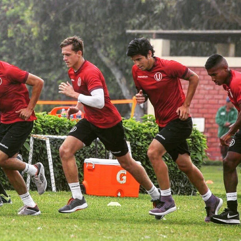 patrickzubczuk's tweet photo. Empezamos una nueva semana de campeonato con la bendición de Dios y juntos podremos alcanzar los objetivos. Buen inicio de semana a todos! 🙌🏻💪🏼🙏🏻 @chebenincasa #YdaleU #Universitario #FelizLunes #futbol https://t.co/1CX1xkdNYx
