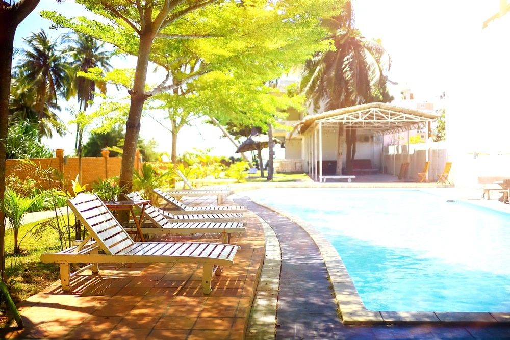 fieldofdreamsde's tweet photo. Planned pool landscaping can really turn a basic swimming pool into an absolute paradise! Here are some tips. #fieldofdreamsde #landscape #landscaping #poollandscape https://t.co/RNUTCAYZ1g https://t.co/LkfNHqVMcl