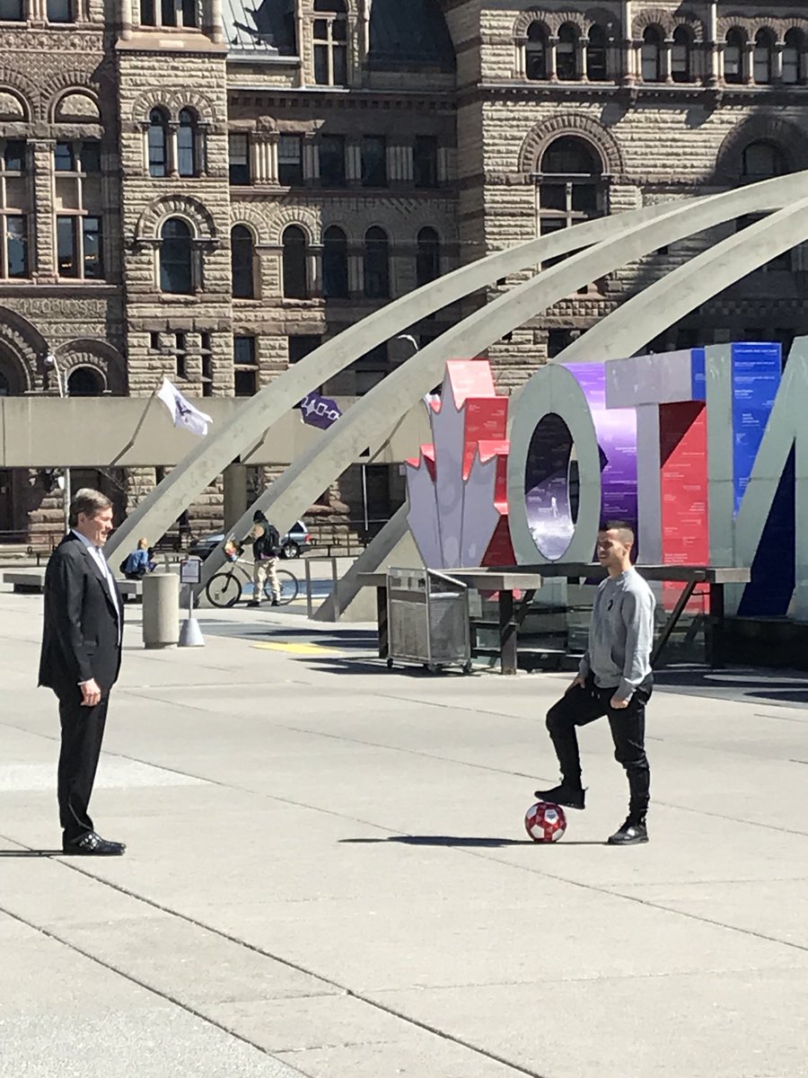 stuartcdow's tweet image. Managed to witness an impromptu soccer game between @JohnTory and @SebaGiovinco at city hall this aft, moments before hand delivering our letter in support of #TransformYonge to the mayor.