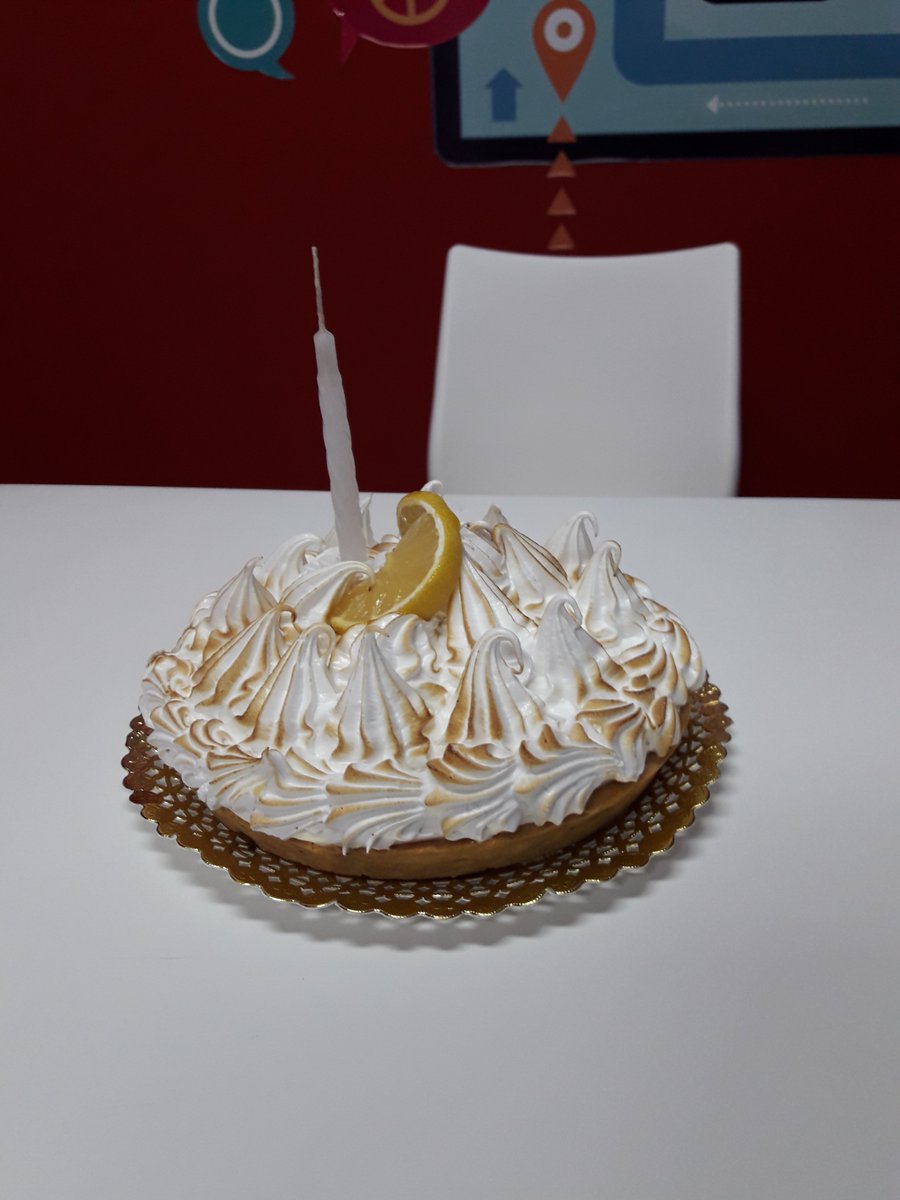 combinatoria's tweet image. 🎉🎊🎈Ayer cumplió años Vane, diseñadora y parte del equipo de marketing 🎉🎊

Hoy lo festejamos juntos😀

🎁¡¡¡Feliz nuevo año Vanesa Salvador!!!🎁