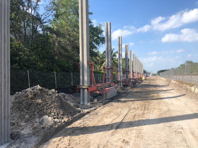 MyFDOT_SEFL's tweet photo. #FDOTatWork - New sound barrier walls are going up along the Fairfield Gardens community in #BocaRaton as part of #95Express #construction https://t.co/AzISaJTLTR