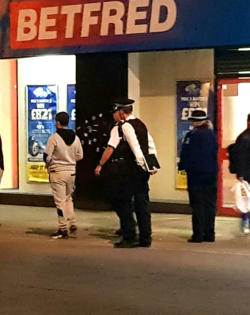zak11r's tweet photo. Night Patrol..Our dedicated police officers.
#keepingnewhamsafe
@MPSNewham
@MPSEastHamSouth
@MPSWallEnd
@MPSEastHamCntrl
@NewhamLondon https://t.co/uO8PI3GQM9