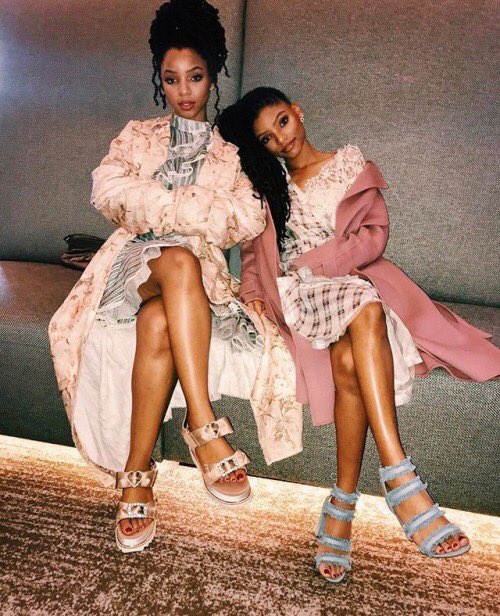 BeccaRBRoyalty's tweet photo. Chloe X Halle being talented AF and serving multiple looks are my highlights of 2018 so far. https://t.co/5Eb7PDQSsU