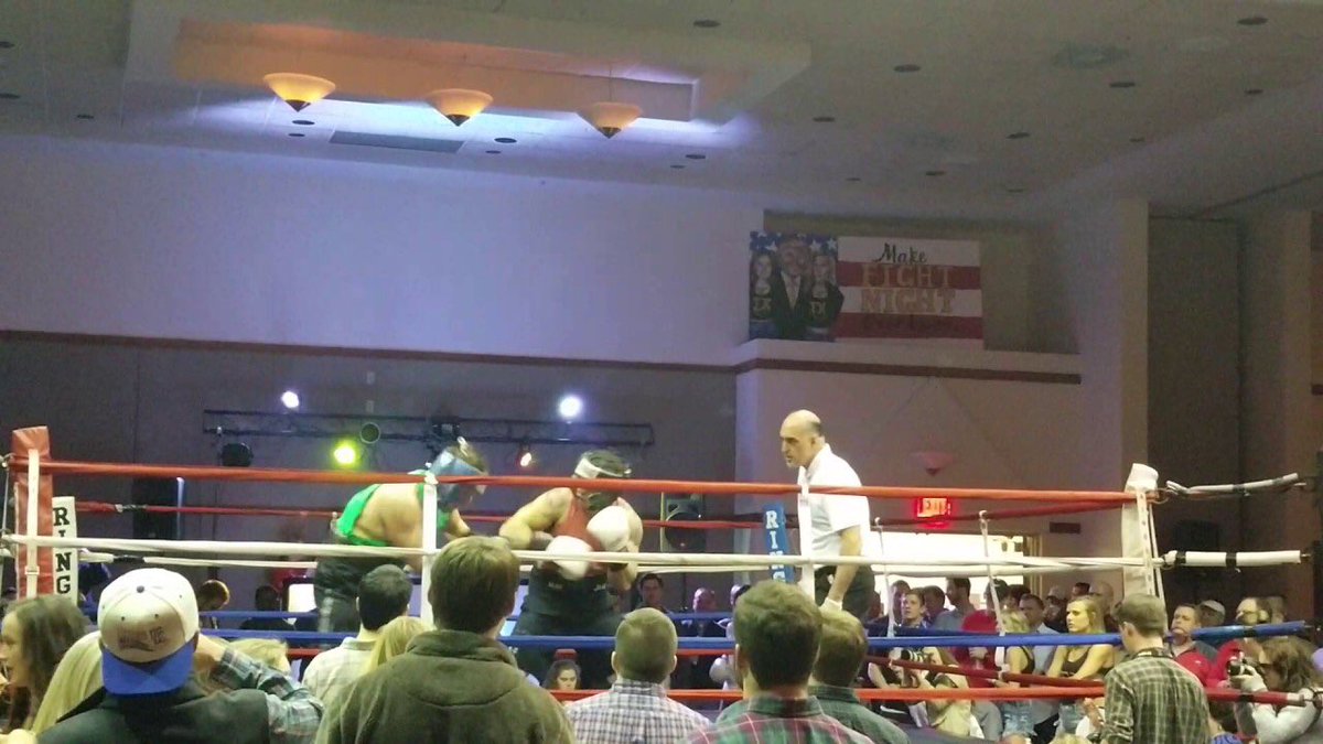 SigmaChi_WKU's tweet photo. ROUND 2.... We are giving away two more FIGHT NIGHT VIP bands! Retweet for a chance to win, winner announced on Sunday! https://t.co/Ej046ScbxI