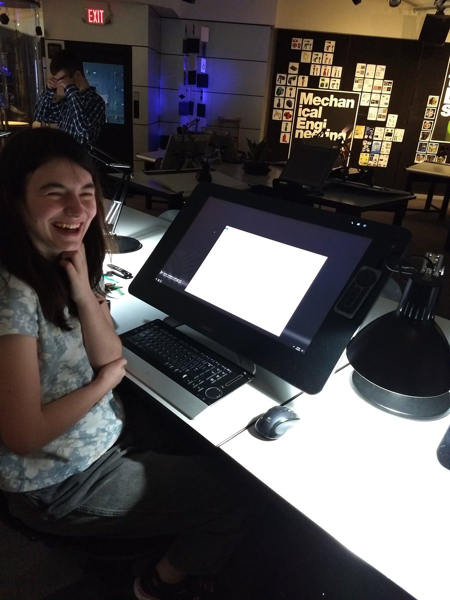 GuiGearheads's tweet photo. Cheyenne https://t.co/LuRE0e8t7A her element! #descom #graphicdesign #photoshop #happyplace https://t.co/oUnpxKUStu