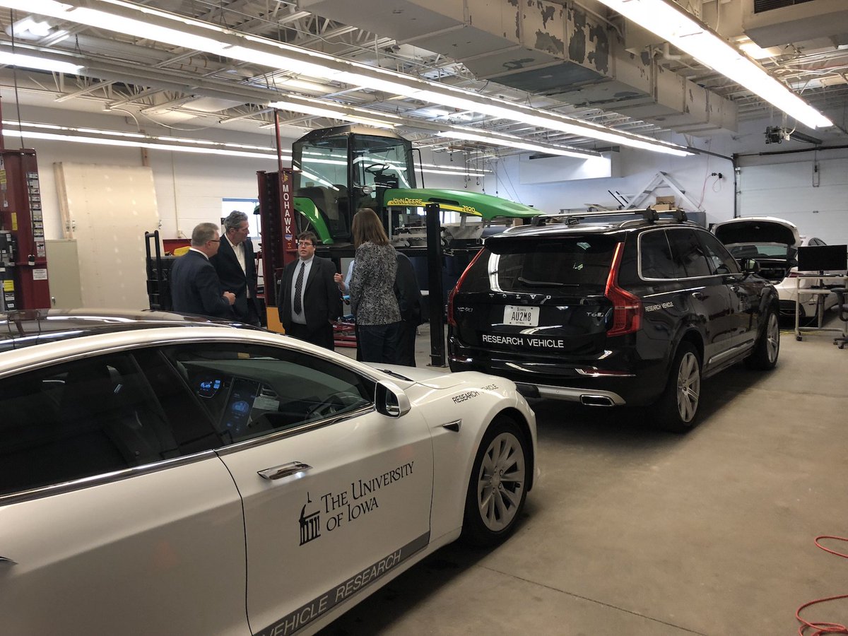 It's not everyday you have someone like the Premier of Manitoba tour your facility! Thank you, @Brian_Pallister, for visiting us today to discuss cannabis use and impaired driving.
