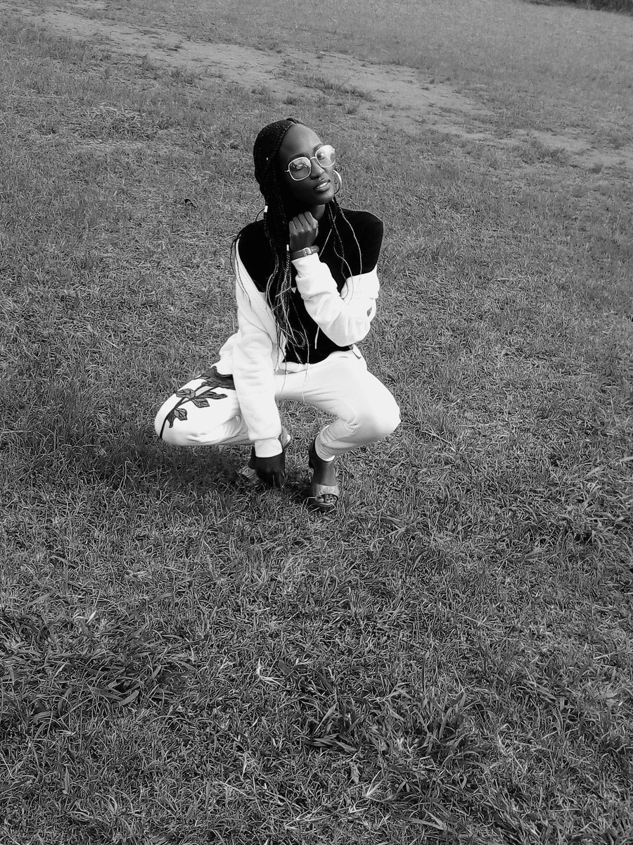 NivragNusulah's tweet photo. I feel #maself❤❤loving posing 4 e caption.📷....en e result cms 🔥👏perfect...#selflovenohate❤💯 https://t.co/9dX0bOcCJF