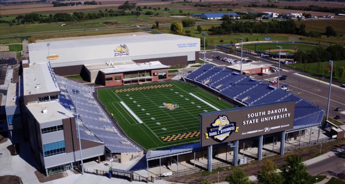 jwilliams_8's tweet photo. Excited to announce my first offer from South Dakota State University! https://t.co/eDAOBqpiVU