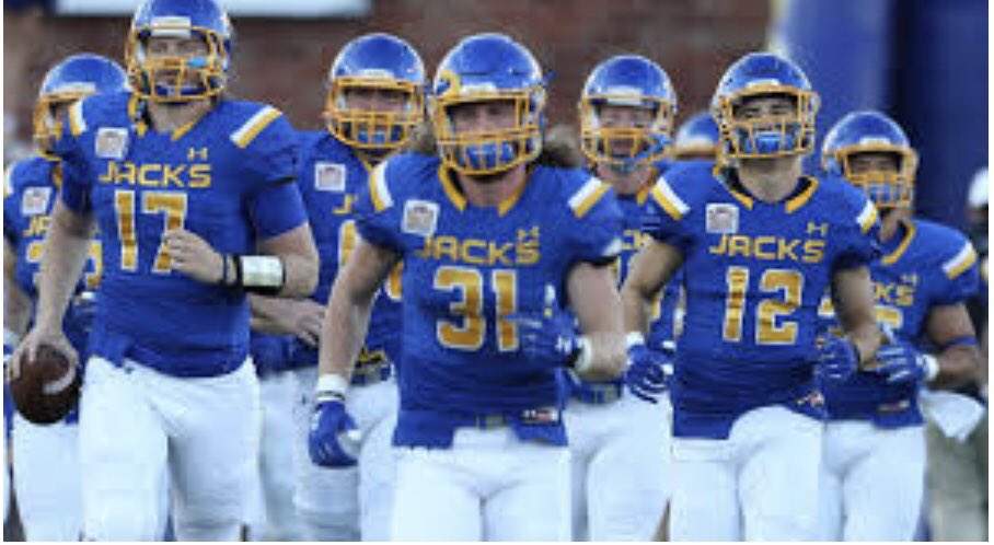 jwilliams_8's tweet photo. Excited to announce my first offer from South Dakota State University! https://t.co/eDAOBqpiVU