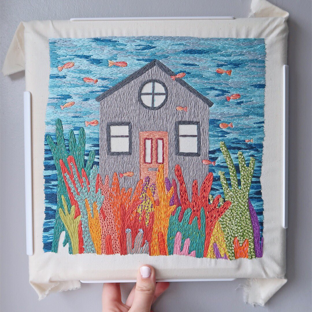 sparklymouse's tweet photo. so close
.
.
.
#embroidery #illustration #house #dreamhouse #dreamlife #ocean #coral #fish #reef #frontdoor #circlewindow #stitch #instastitch #thread #sea #handembroidery #embroideryart #dmcthreads #frenchknots #contemporaryembroidery #artofinstagram #sewing #sewingproject https://t.co/4XcHIOsl0Q