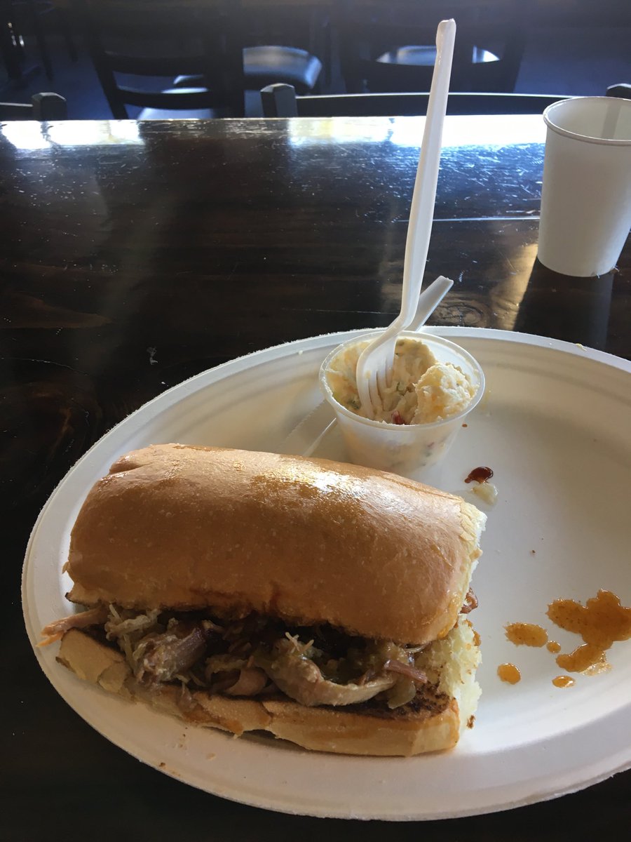 BartlettBacchus's tweet photo. Nothing better than a pulled pork sandwich at #bustersbbq #NapaValley #goodfood https://t.co/dcemxYpD52