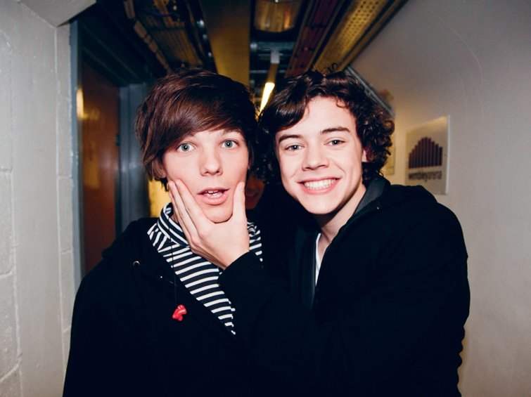 poetrylouist's tweet image. Me considero la #1stan de Larry fetus, pueden creer que eran asi de bebés cuando se enamoraron??