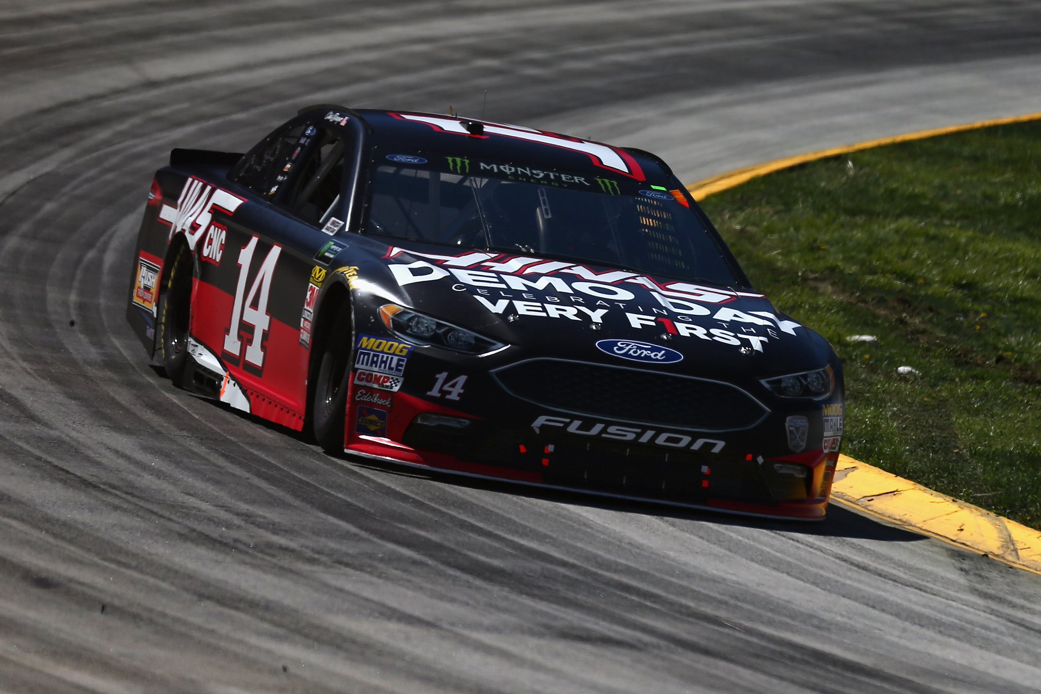 NASCAR on Twitter "CHECKERED FLAG ClintBowyer wins for the first