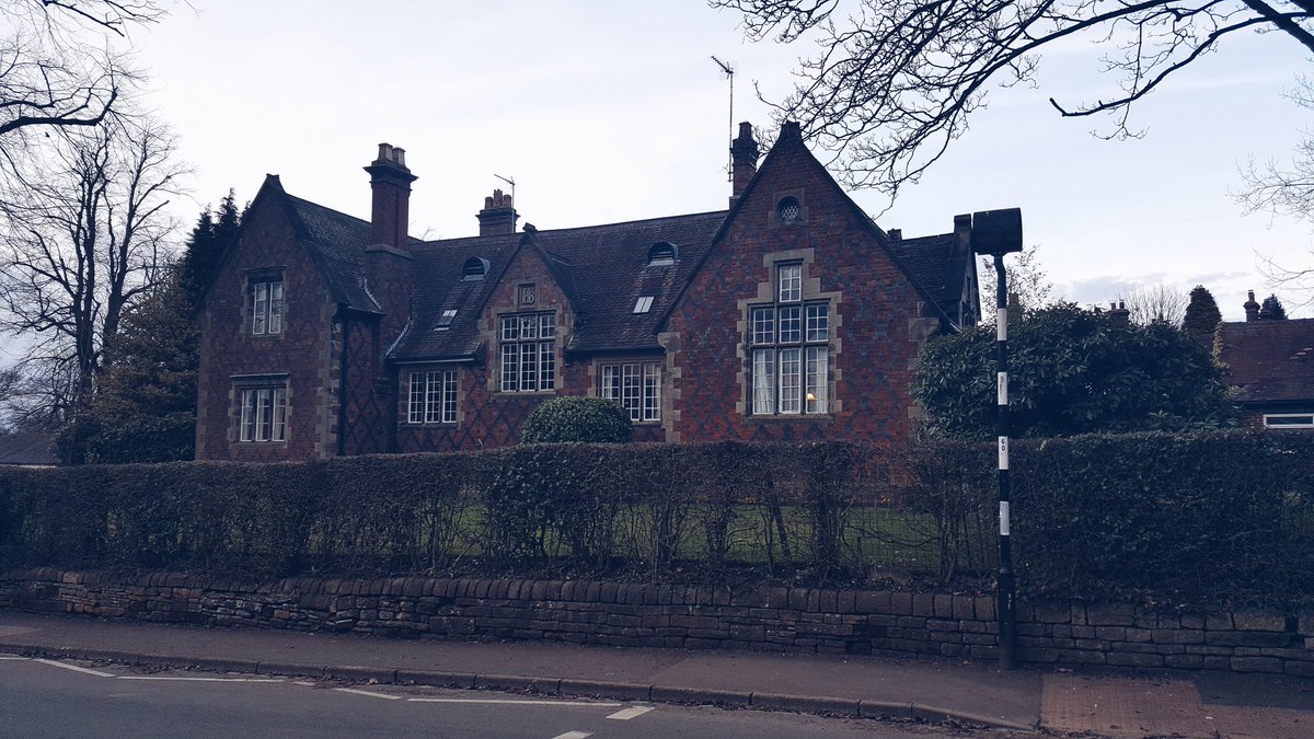 SharaMarieFranx's tweet image. Gorgeous Keele and fabulous talks so far. Excited for day 2! So happy to be a part of this experience! @alt_law