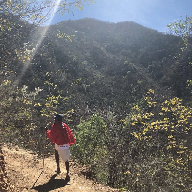 UKinMexico's tweet photo. #RunningDiplomacy es un proyecto de nuestro Ministro Consejero, @oliviereva, para proveer de calzado digno a niños mexicanos, con el fin de que puedan asistir a la escuela. Conoce más sobre esta iniciativa: https://t.co/4KHdyk3NPr https://t.co/esz43Hw2jl