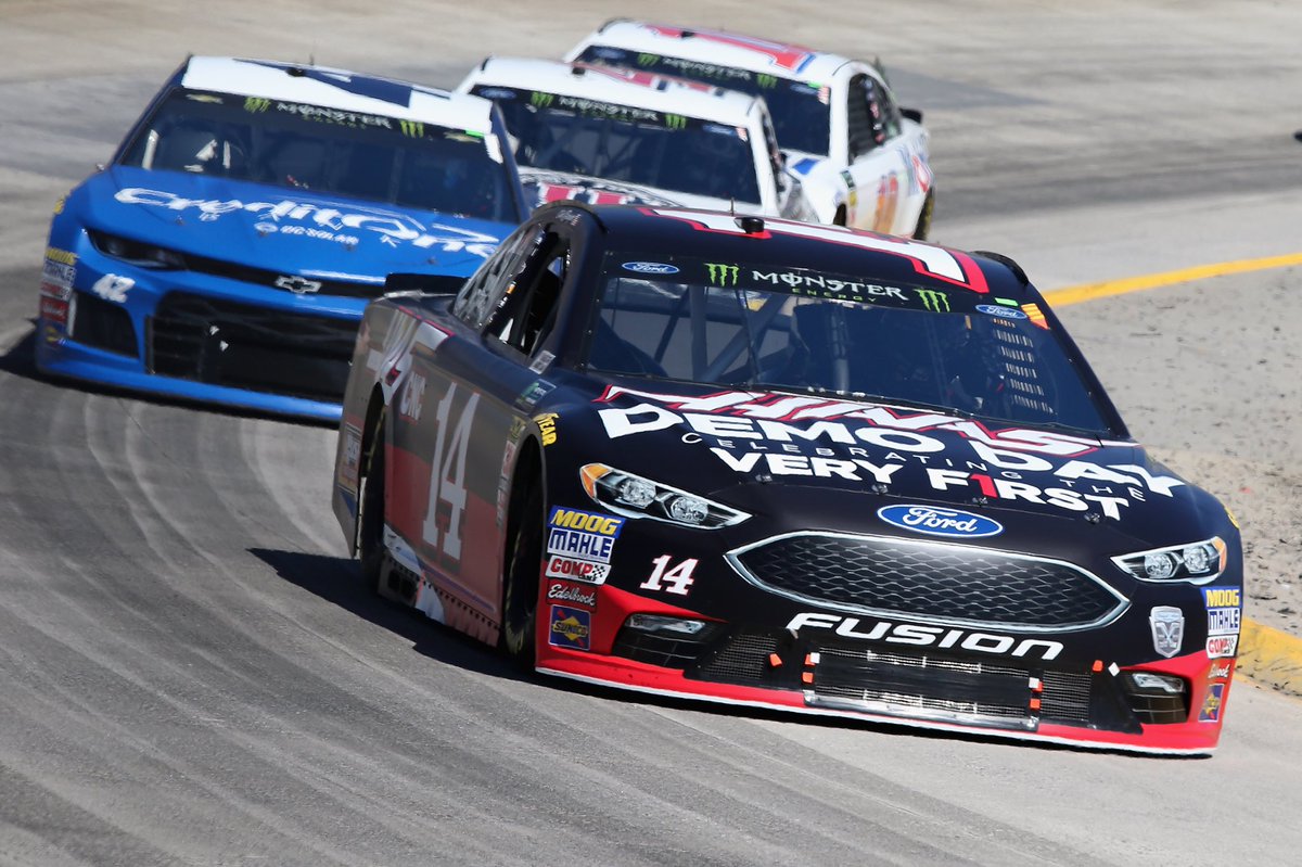 Yates_Doug's tweet image. Another @roushyates win means it’s giveaway time!  RT and follow for a chance to take home the valve cover from @ClintBowyer ’s #STP500 winning FR9 engine! @NASCAR  @FordPerformance  @StewartHaasRcng  @MartinsvilleSwy