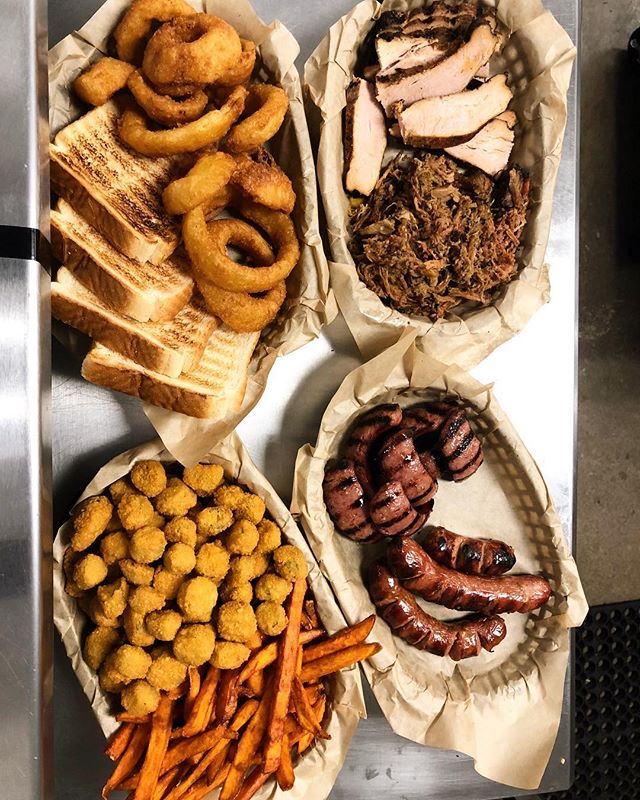 BrokenBonesBBQ's tweet photo. Best BBQ in town! .
.
.
.
#brokenbonesbbqcos #brokenbonesbbq #bqq #bbqribs #bbqs #brokenbones #localbusiness #followme #bbqsmoker #bbq #bbqsauce #bbq🍖 #sides #friedokra #coloradobbq #coloradosprings #followfollowfollow #goodeats #coloradofood #foodie #bbqlunch #bbqchicken https://t.co/eIl2hJklSQ