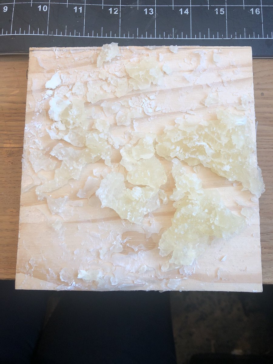 arta_pg's tweet photo. @binee_co I’m an undergrad Arch student. Any tips on how I can make my bioplastic stretch and don’t break? I’m using cornstarch, glycerin, vinager and water, but sadly I haven’t been successful as you can see...😅 https://t.co/rZldxFcTw3
