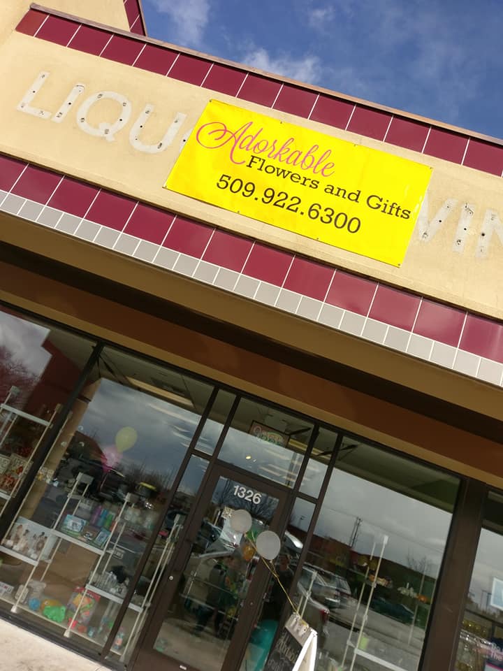 AdorkableFlower's tweet photo. Got our temporary sign up! So excited! I am so glad to be in our new location! https://t.co/llowTn5iAy