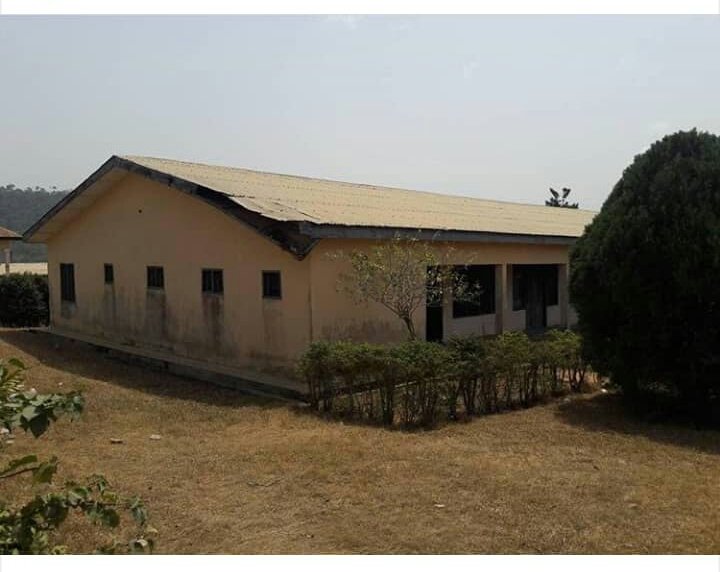 iamnanne's tweet photo. Hello there,
Kindly Support & help Ananse Foundation (@AF_Ghana) paint the Begoro Community Library on 1st July.
God Richly Bless You!
#LetsPaint #AFpaints is BACK
๐ฌ๐ญ๐ฌ๐ญ๐ฌ๐ญ๐ฌ๐ญ๐ฌ๐ญ https://t.co/WQgBuJBJoU