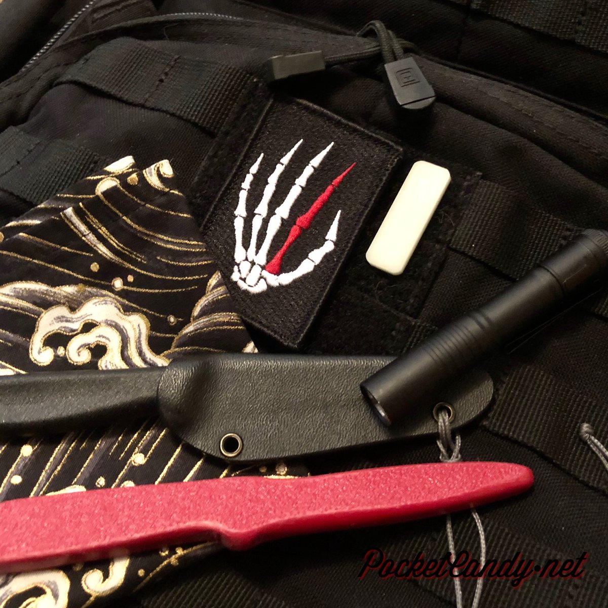mypocketcandy1's tweet photo. It’s Moral Patch Monday...what’s on your pack? Hope your week is off to a great start!
•
•
•
#mondaymotivation #mondayfunday #mondayvibes #moralepatch #moralpatchmonday #patchaddict #patchaddiction #hank #handkerchief #pocketsquare #pockethank #edc #edcgear #edchank #edcdump https://t.co/L1JiqJgZfV