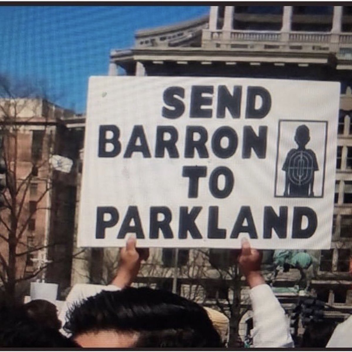 kyungai's tweet image. Wake up America-these people have completely lost their minds! #dangerous #sickpeople #GunControlDoesntWork #nra #Violence #liberals #WakeUpAmerica #Defend2A #SecondAmendment