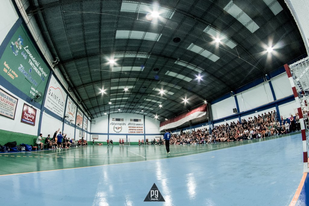 Las fotos del clásico <a href="/SedaloHandball/">Sedalo</a> vs <a href="/SAGABinfo/">SAGAB</a> #PGFotografia <a href="/femebal/">Fe.Me.Bal.</a> facebook.com/pol.gonzalez/m…