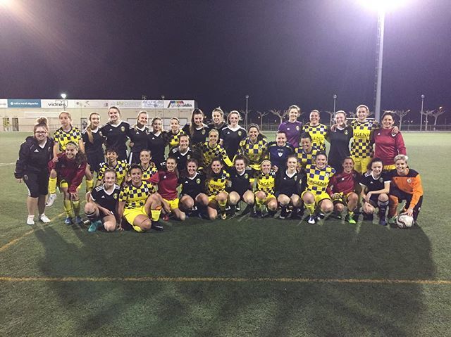 VimyAcademy's tweet photo. #greenandgoldsoccer girls #vimysoccer thank you to the Alquerias women’s team for hosting us in a well fought battle under the lights. We fell 2-0 to an experienced and organized squad. #vimyproud #ns #epsb #yeg @osa4women https://t.co/d3lIRARNxa