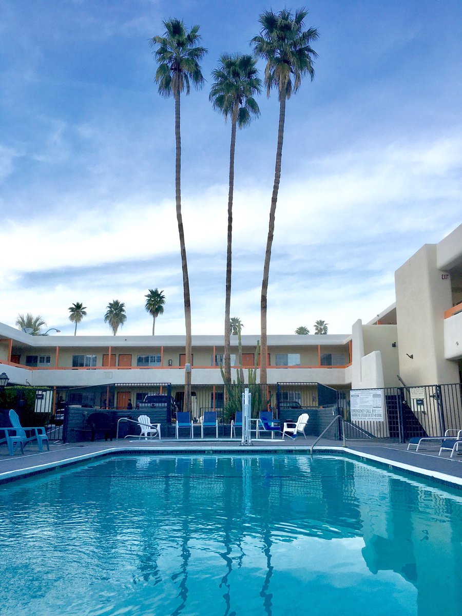 cavendishphoto's tweet photo. Palm Springs... https://t.co/aTiEIvTWcY