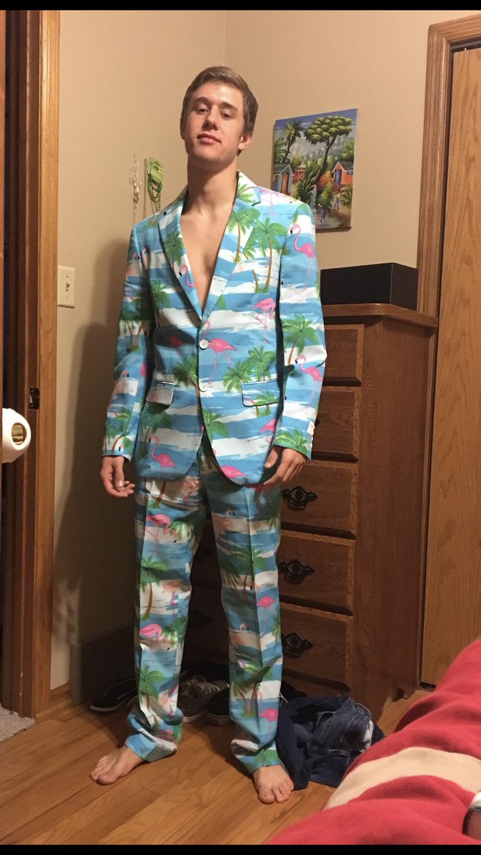 Fonerrrr's tweet photo. 50 retweets and @tholz23 will wear his flamingo suit to prom! Help a girl out cause this will crack me up 😂😂 https://t.co/jO50r4Y5o7