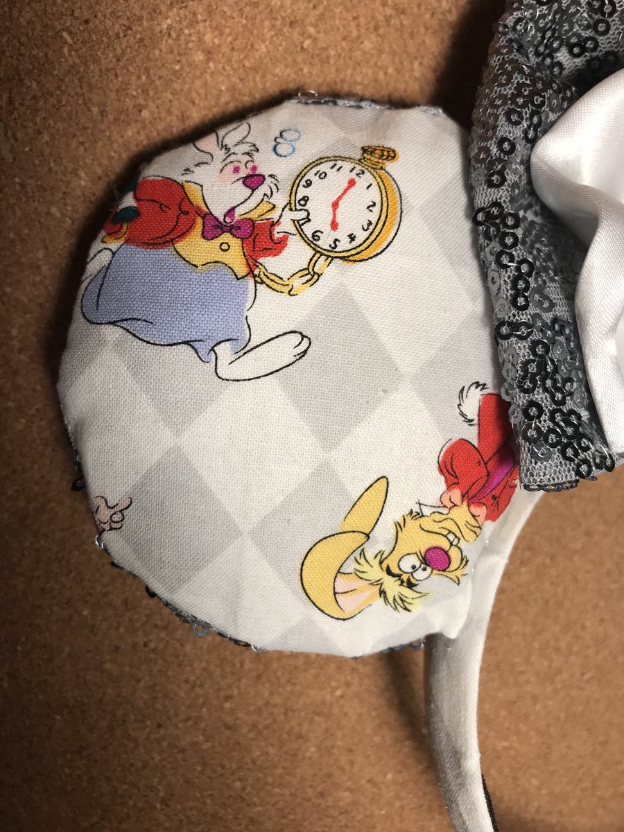 laurathecov's tweet photo. Here’s another few pics 💞 #disneylife #disneyears #AliceInWonderland https://t.co/maYUlQew3Q