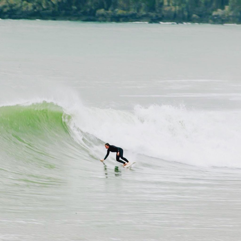 My favourite surfer doing her thing the other day.  🏄🏼‍♀️ 😍