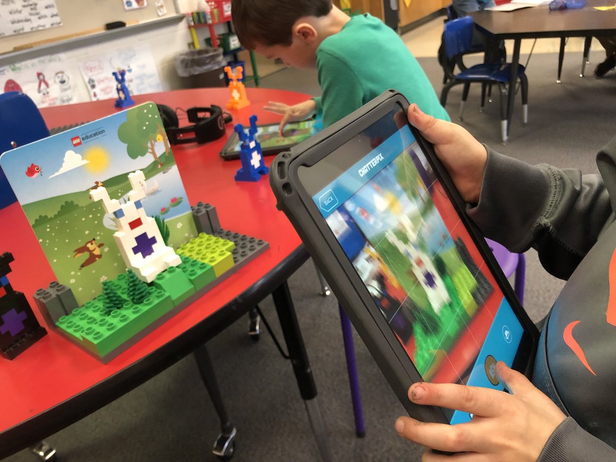 Candoteach21's tweet photo. Can Do Kids enjoyed using @LEGO_Education blocks  to show character &amp; setting after reading the book “The Easter Egg”. Ss then brought journal responses to life using their creations &amp; @ChatterPixIt.  @MtUllaES #playingandlearning https://t.co/bdTPLjZaLI