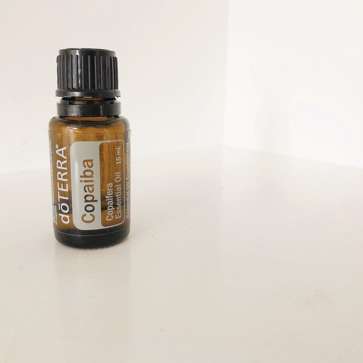 OilySarah's tweet photo. Copaiba 🍃🍑
-Harnesses four types of copal resin to create an oil with 60% beta-carophyllene to provide soothing effects similar to CBD oil
-Interacts directly w/ CB2 receptors much more powerfully than that of CBD oil
-No THC or psychotropics so properties are safe for children https://t.co/dlrxZwdSP5