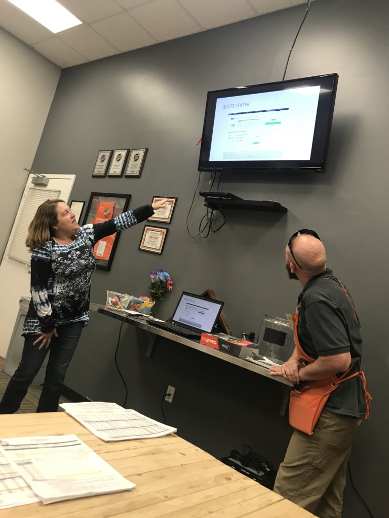 JanaVugteveen's tweet image. April Leading the DH Staff meeting with a fantastic MRO PK!! Great job!! #AssociateDevelopment @ELoichinger @donwehner2771 @BrandonReinoehl @troyer_paige @bobsaniga @HomeDepot2771
